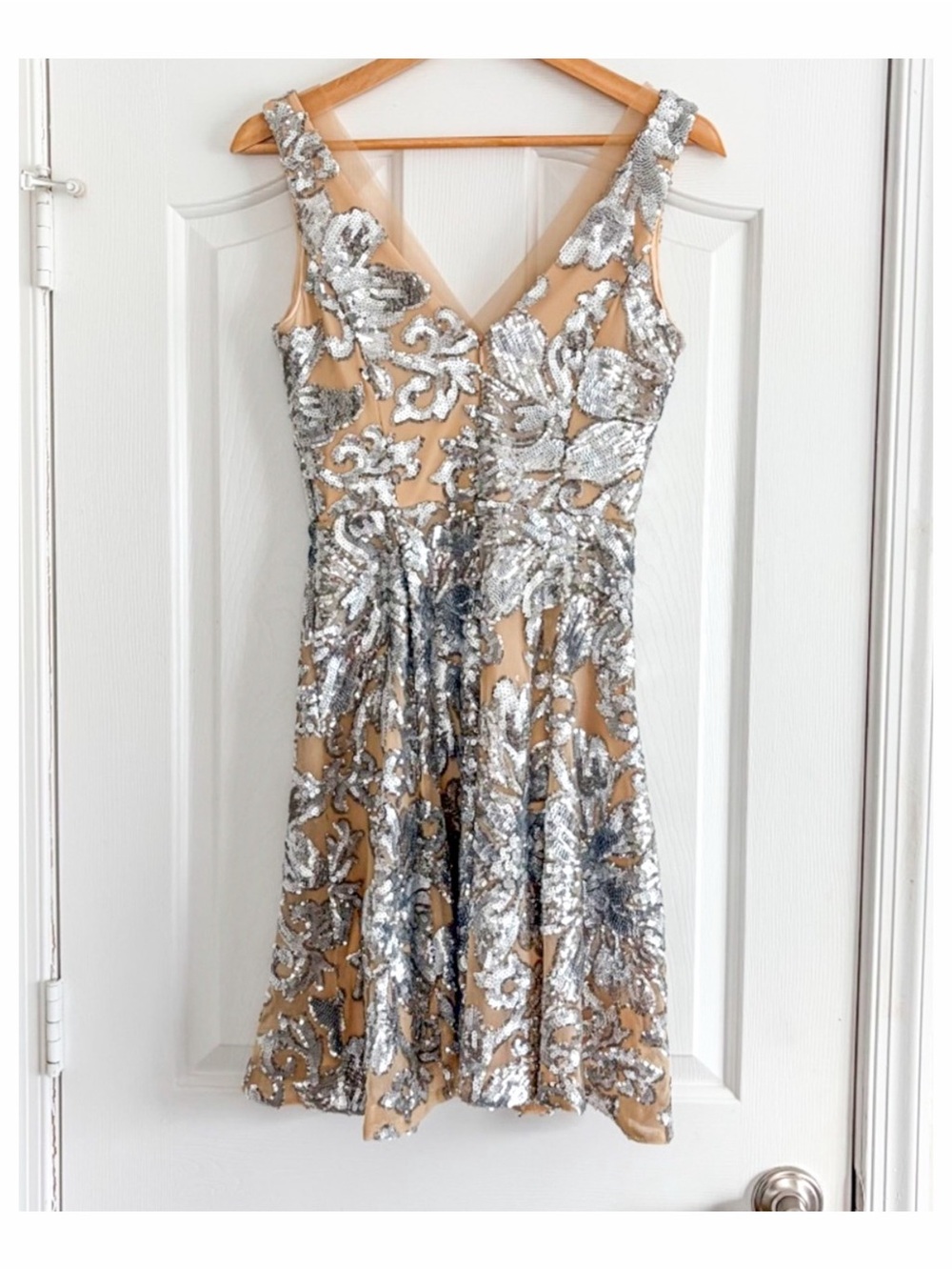 Belle Badgley Mischka Fit & Flare Dress Size 2 Sequined Floral Dress - Picture 6 of 6